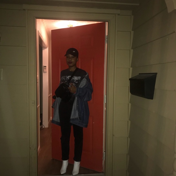 Meet your Posher, Elondria - Picture 1 of 1